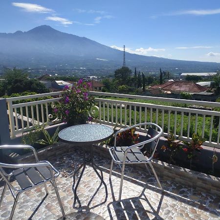 Villa Gumilang Batu  Kültér fotó