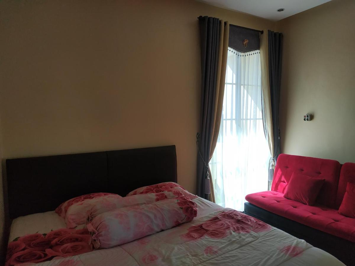 Villa Gumilang Batu  Kültér fotó
