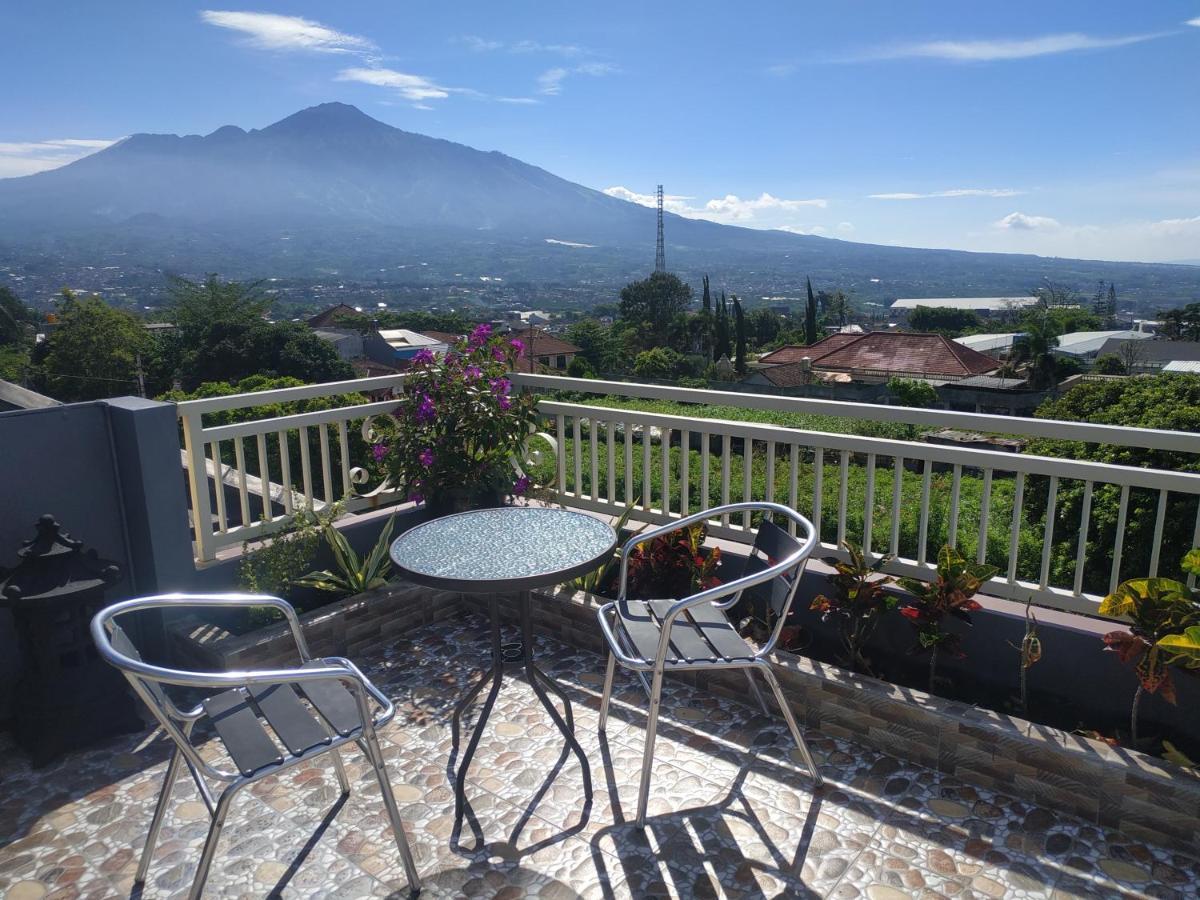 Villa Gumilang Batu  Kültér fotó