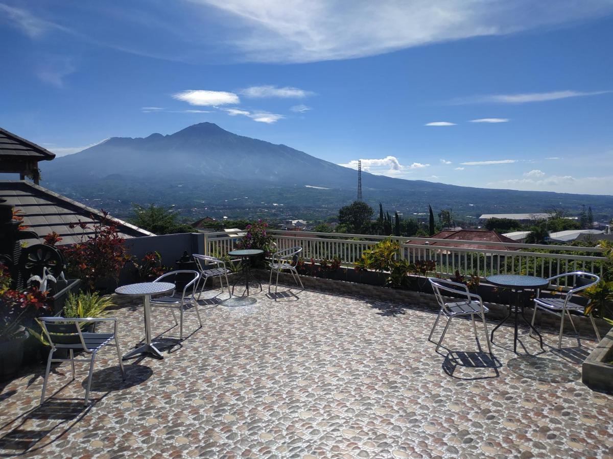 Villa Gumilang Batu  Kültér fotó