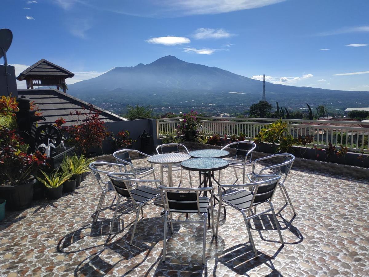 Villa Gumilang Batu  Kültér fotó