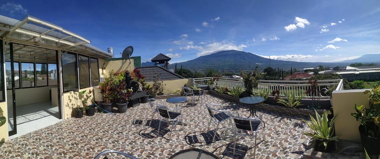 Villa Gumilang Batu  Kültér fotó