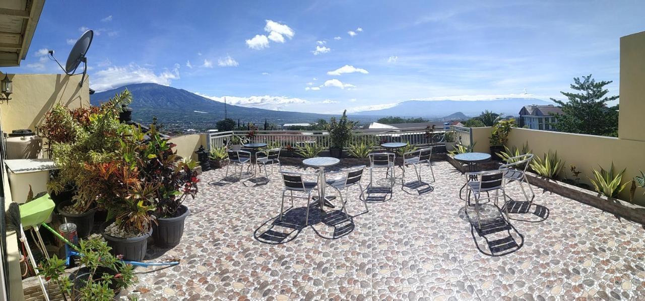 Villa Gumilang Batu  Kültér fotó